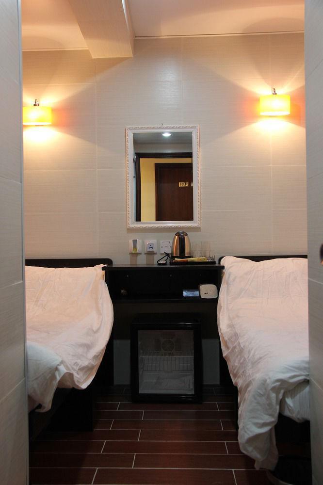 Pearl Harbour Guesthouse@golden Crown Court *
