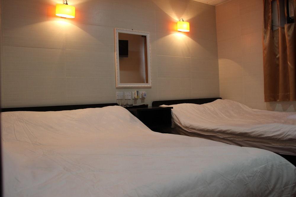 Pearl Harbour Guesthouse@golden Crown Court *
