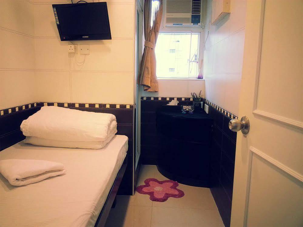 Pearl Harbour Guesthouse@golden Crown Court Guest house *